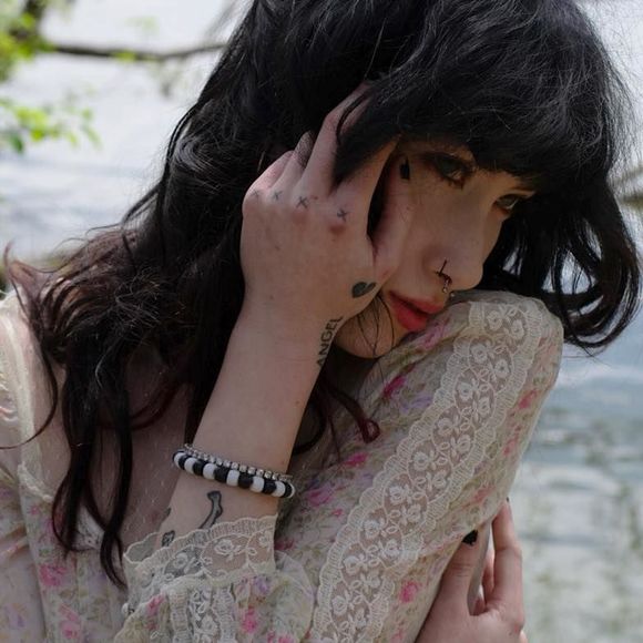 Meet your Posher, Lucy - Picture 1 of 1